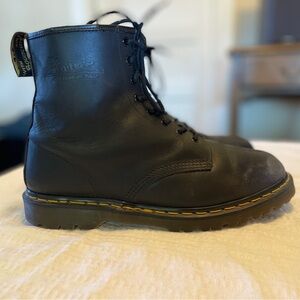 Dr. Martens 1460 Made in England Black Combat Boots Greasy vintage version stamp